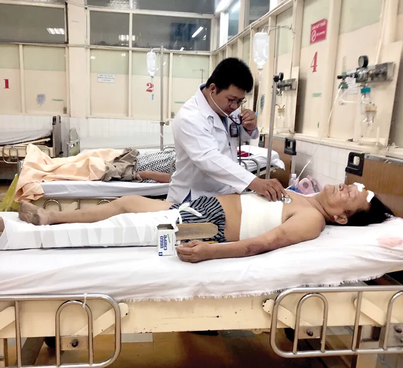 Lại sập giàn giáo, 1 người chết ảnh 1