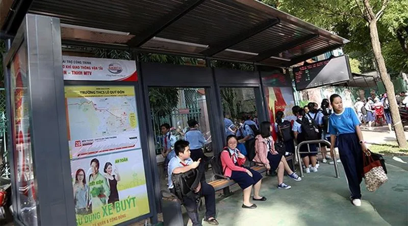 Đưa vào sử dụng nhà chờ xe buýt hiện đại 