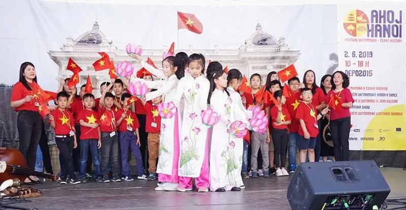 Một tiết mục biểu diễn tại lễ hội văn hóa - ẩm thực Ahoj Ha Noi