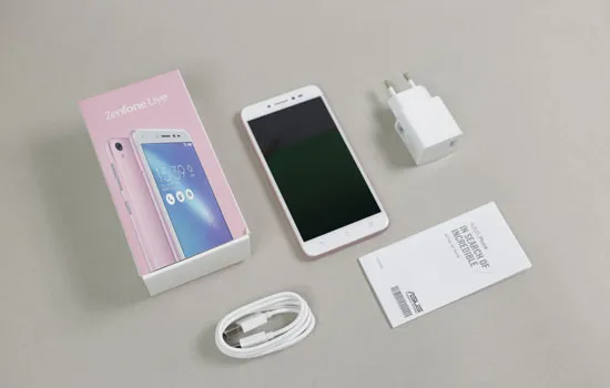 Đặt hàng Zenfone Live “cực đỉnh nhận quà cực xinh”