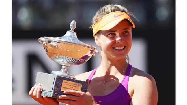 Elina Svitolina đăng quang Italian Open ở tuổi 22.