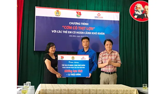 Chương trình "Giải cứu đàn lợn" của LienVietPostBank đến Tây Bắc ảnh 1