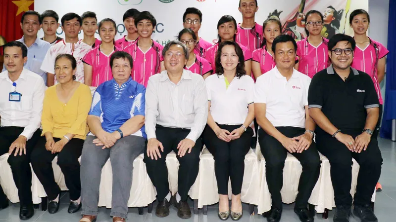 Lãnh đạo ngành TDTT TPHCM, Tập đoàn SCG và các HLV, VĐV trẻ triển vọng tham dự khóa đào tạo. Ảnh: Dũng Phương