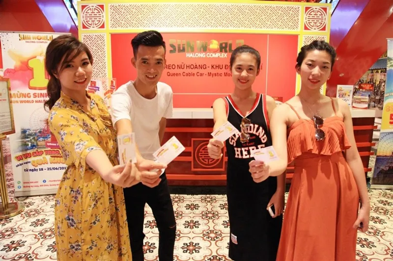 Lộ diện chủ nhân trúng iPhone 7plus đỏ dịp Sinh nhật Sun World Halong Complex ảnh 2