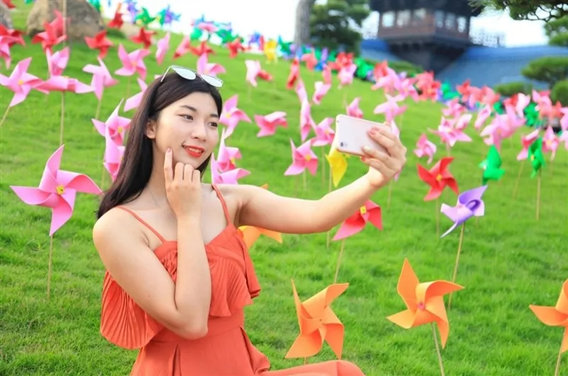 Lộ diện chủ nhân trúng iPhone 7plus đỏ dịp Sinh nhật Sun World Halong Complex ảnh 5