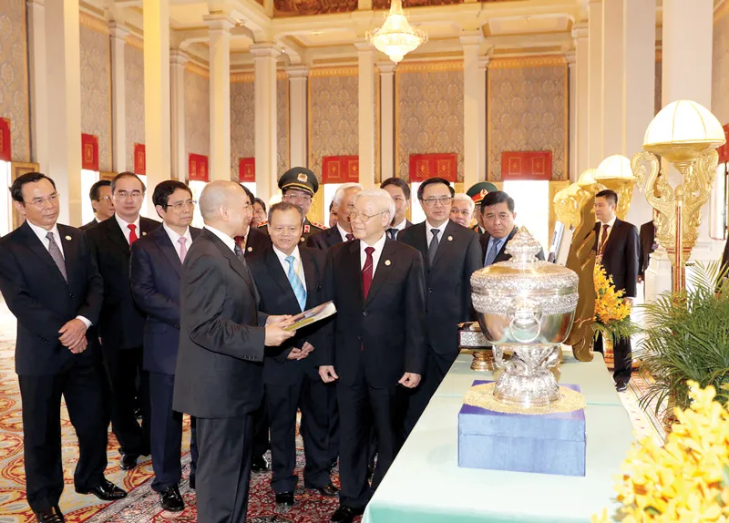 Cùng nhìn lại chặng đường phát triển quan hệ 50 năm ảnh 1