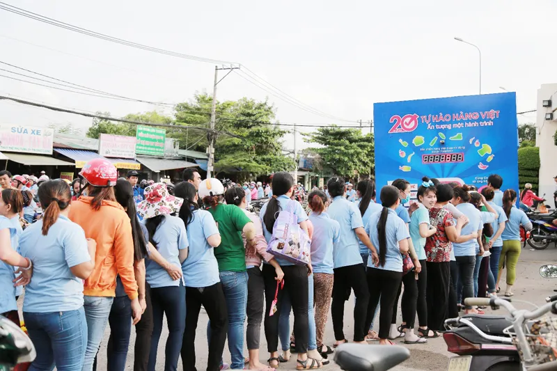 Hơn 20.000 lượt người dân xếp hàng ủng hộ hàng Việt ảnh 2