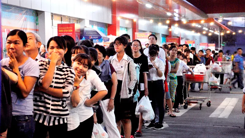 Hơn 20.000 lượt người dân xếp hàng ủng hộ hàng Việt ảnh 1