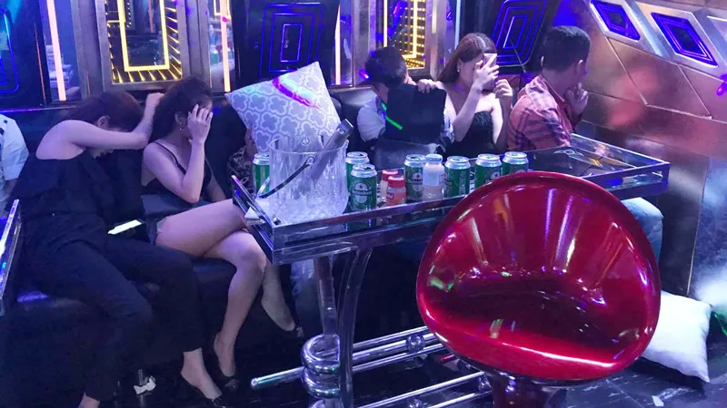 Vụ hàng trăm nam nữ nghi chơi ma túy tại nhà hàng: 82 người dương tính ảnh 1