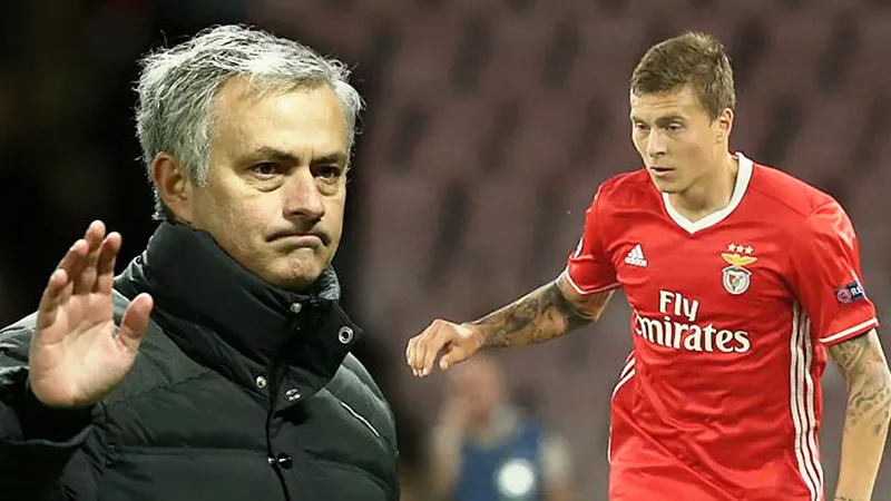 Ngoài HLV Mourinho, trung vệ Lindelof cũng có chuyến trở về nhiều cảm xúc với đội bóng mùa trước anh còn khoác áo