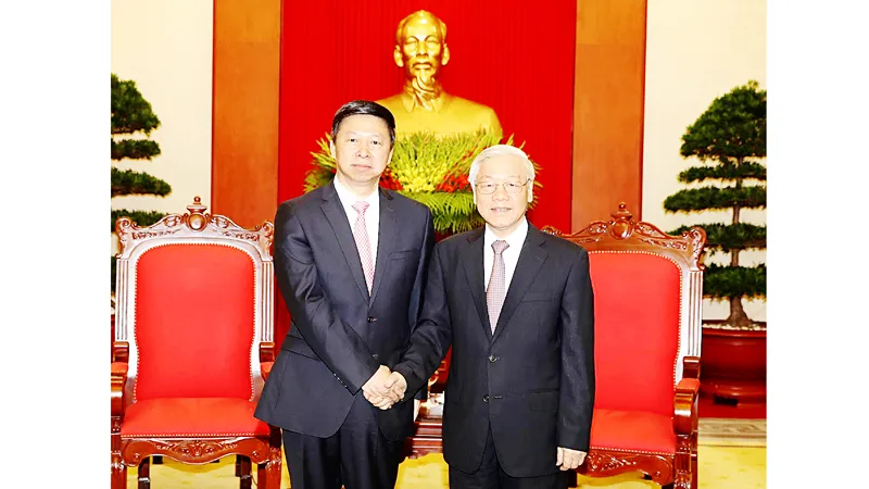 Tổng Bí thư Nguyễn Phú Trọng tiếp đồng chí Tống Đào, Ủy viên Trung ương Đảng, Trưởng Ban Liên lạc Đối ngoại Trung ương, Đặc phái viên của Tổng Bí thư Đảng Cộng sản Trung Quốc Tập Cận Bình  ​