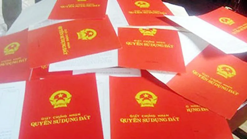 Lùi thời hạn áp dụng ghi tên tất cả thành viên gia đình vào sổ đỏ