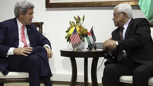 Ngoại trưởng Mỹ gặp Tổng thống Palestine để bàn về hòa bình Trung Đông. Ảnh: Guardian