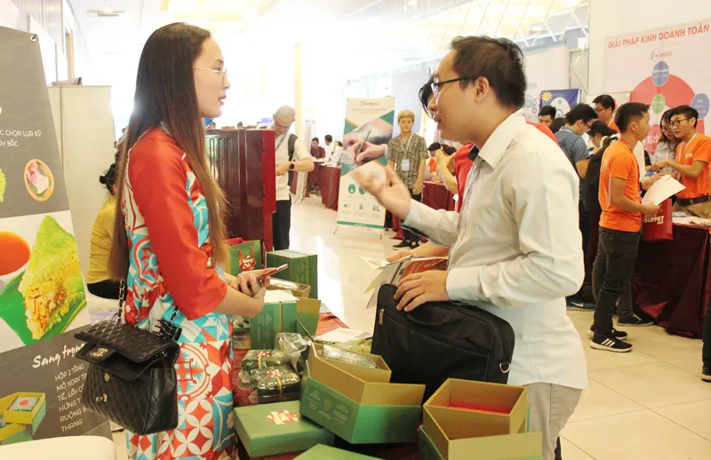 Các doanh nghiệp tìm kiếm cơ hội hợp tác tại một ngày hội kết nối kinh doanh trực tuyến tại TPHCM