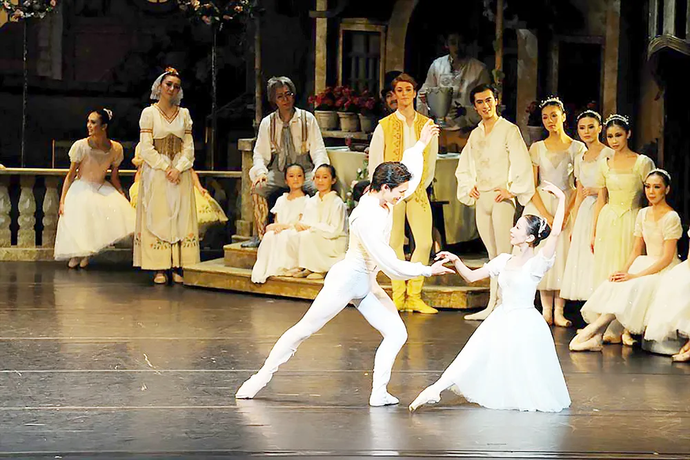 Vở vũ kịch ăn khách Cô bé lọ lem  ​