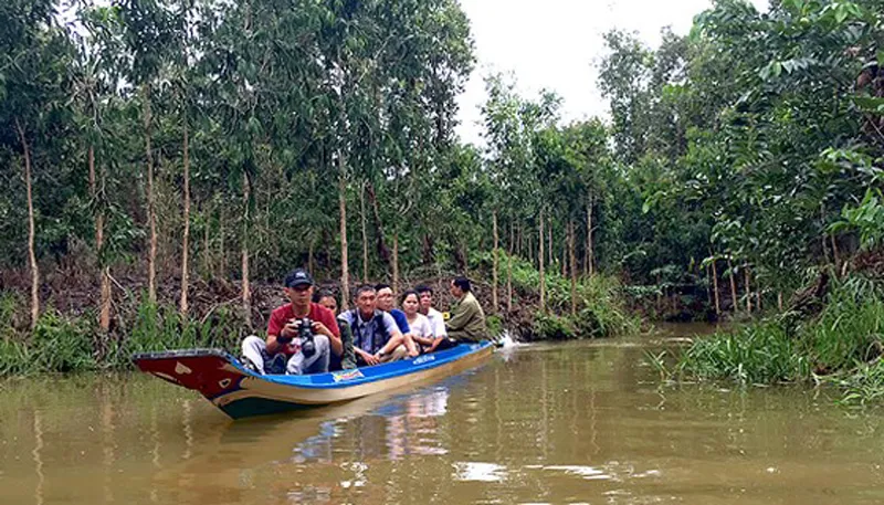 Du lịch trải nghiệm trên sông hấp dẫn du khách
