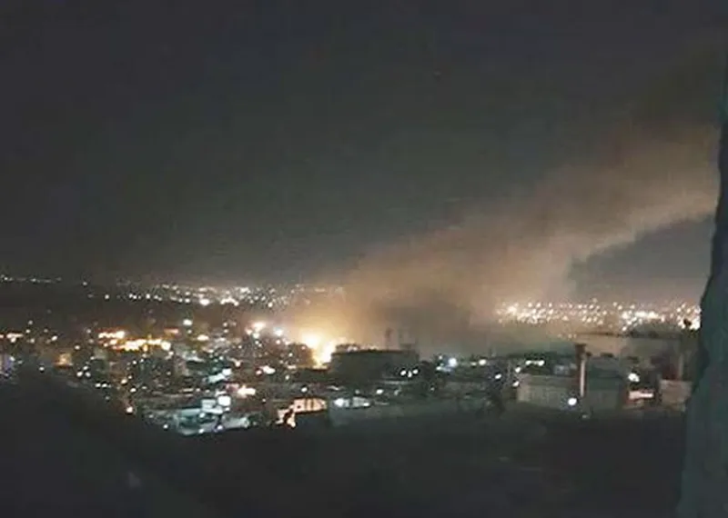 Một cơ sở được cho là nghiên cứu hóa học ở Syria bị tấn công. Ảnh: Twitter đăng trên Theguardian