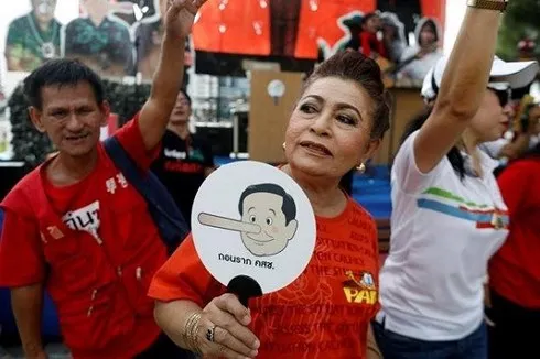 Cuộc bầu cử ở Thái Lan có thể được tổ chức sớm vì sức ép từ một số bộ phận dân chúng. Ảnh: RAUTERS