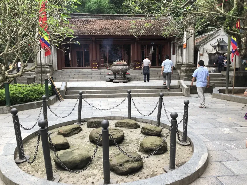 Quần thể Đền Hùng: Cổ kính, tôn nghiêm và linh thiêng ảnh 13