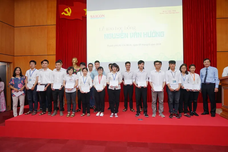 Trao học bổng Nguyễn Văn Hưởng năm 2018: 142 suất học bổng với tổng trị giá 1 tỷ 191 triệu đồng ảnh 3