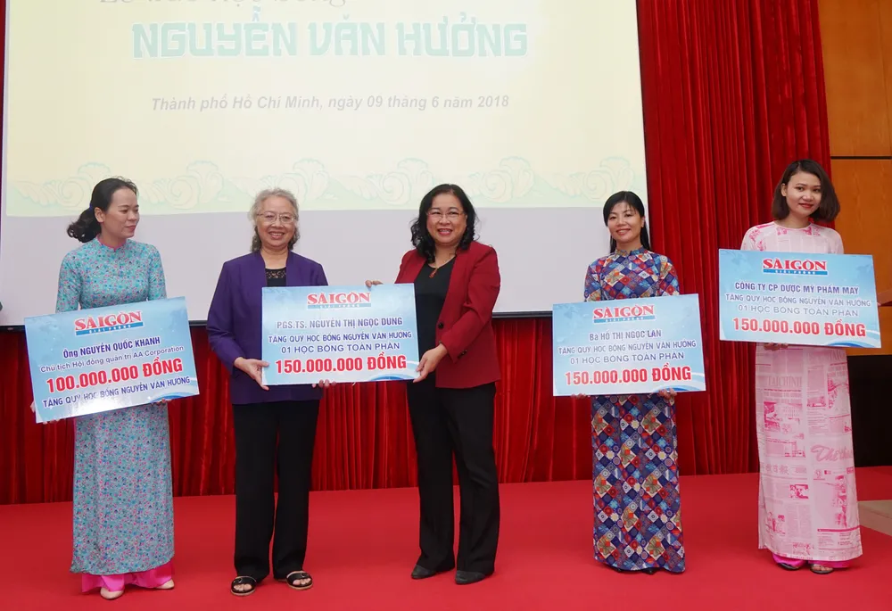 Trao học bổng Nguyễn Văn Hưởng năm 2018: 142 suất học bổng với tổng trị giá 1 tỷ 191 triệu đồng ảnh 6