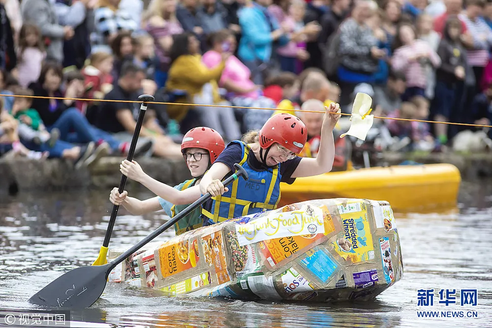 Đua thuyền… giấy