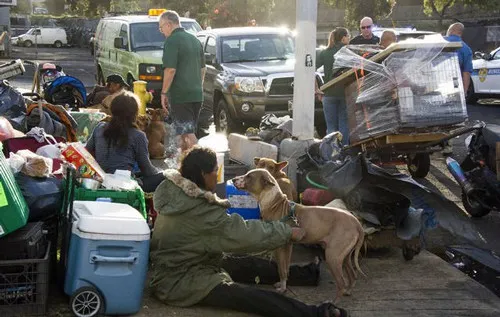 Những người vô gia cư ở TP Honolulu - Mỹ. Ảnh: STAR ADVERTISER