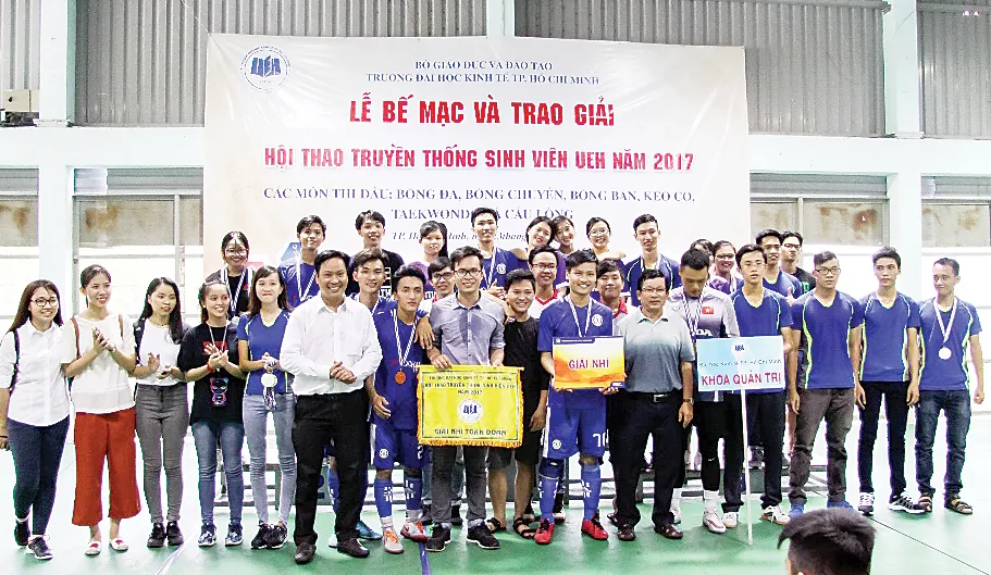 Hoạt động học thuật, văn hóa, văn nghệ, thể dục thể thao, nghiên cứu khoa học... là một trong những ưu điểm nổi bật của UEH