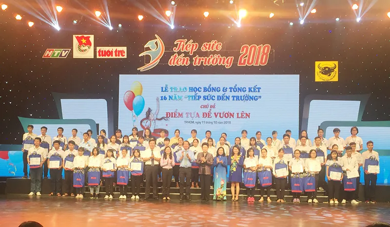 Trao học bổng “Tiếp sức đến trường” khu vực Đông Nam Bộ: 187 tân sinh viên được “tiếp lửa” ảnh 1