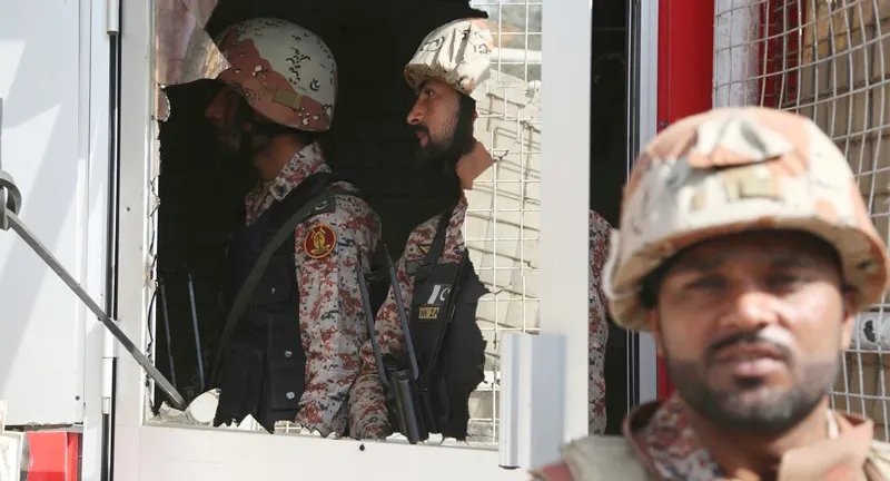 Tấn công tự sát vào Lãnh sự quán Trung Quốc ở Pakistan ảnh 1