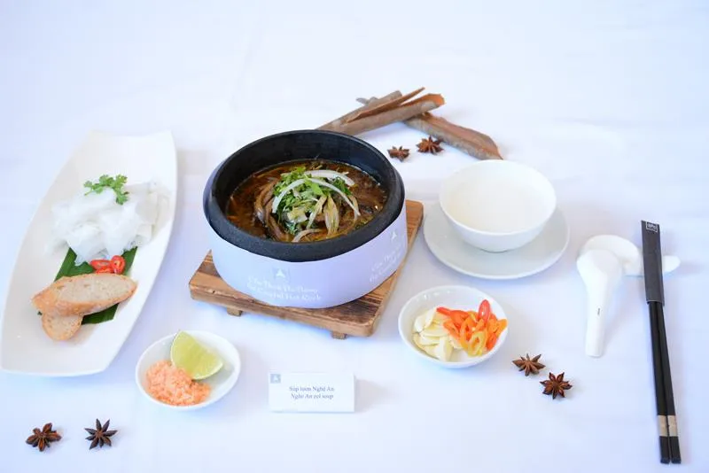 Những món ngon đặc sản Việt Nam tại Grand Saigon ảnh 1