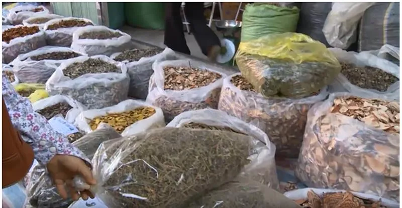 Dược liệu bán tràn lan, không nhãn mác trên thị trường