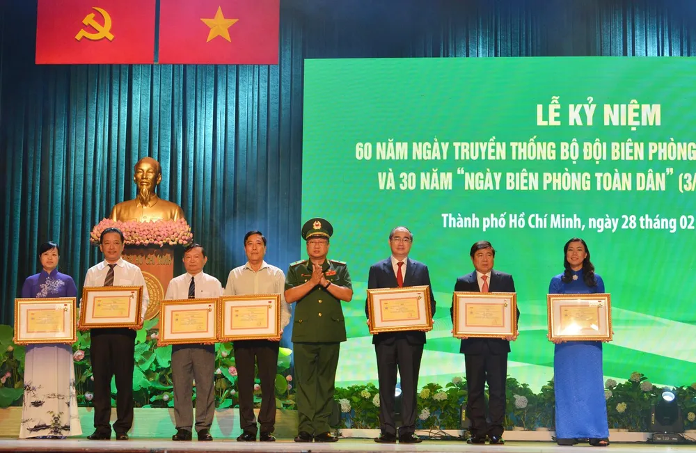 Biên phòng thành phố phải là đội quân chính trị tốt, công tác giỏi ảnh 3