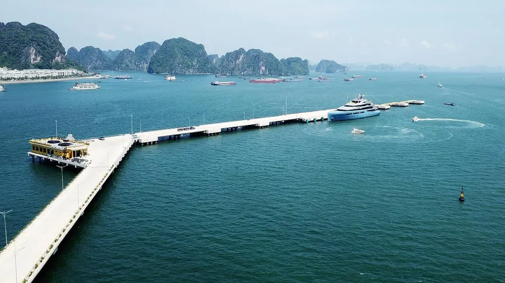 Siêu du thuyền 150 triệu USD của ông chủ CLB Tottenham tại vịnh Hạ Long ảnh 6