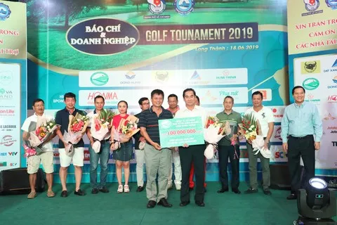 Giải golf Báo chí và Doanh nghiệp mừng ngày Báo chí Cách mạng Việt Nam ảnh 6