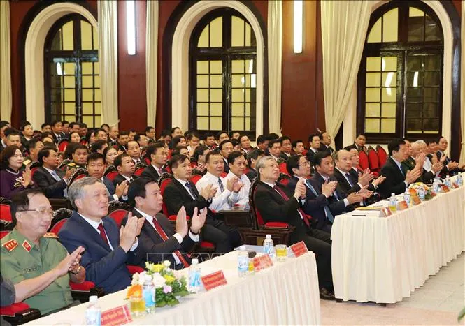 Các đồng chí lãnh đạo Đảng và Nhà nước dự lễ khai giảng. Ảnh: TTXVN