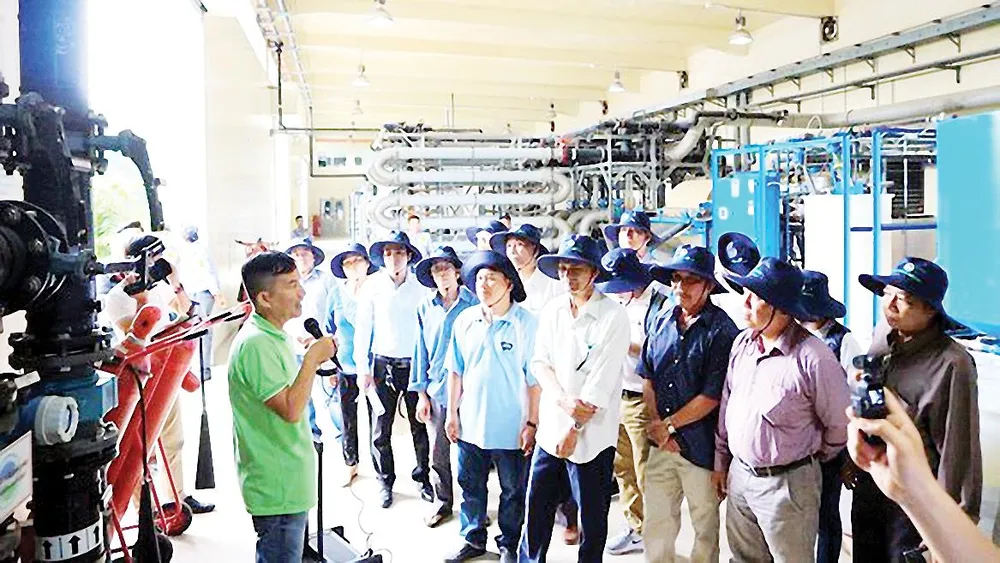 Trực tiếp kiểm tra việc phát tán mùi hôi trong Khu liên hợp xử lý chất thải Đa Phước ảnh 1