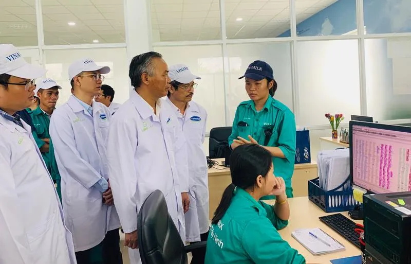 Xây dựng vùng chăn nuôi bò sữa an toàn ảnh 1