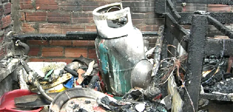 Hiện trường vụ nổ bình gas với hậu quả thảm khốc tại nhà dân ở ngõ 22 Tạ Quang Bửu (TP Hà Nội) cuối tháng 7 vừa qua