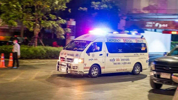     Xe cứu thương tại hiện trường. Ảnh: Teller Report