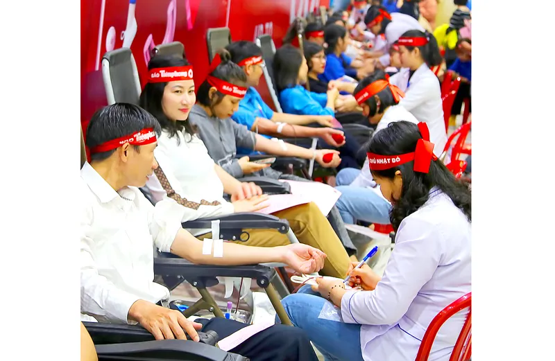 Ngày Chủ nhật đỏ đã thu hút được hơn 1.000 cán bộ, công chức, viên chức, người lao động, đoàn viên, thanh niên đến từ các cơ quan, đơn vị trên địa bàn tỉnh Hà Tĩnh tham gia