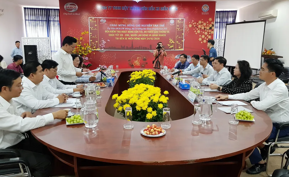 Kiểm tra và chúc Tết các đầu mối vận tải trọng điểm của TPHCM ảnh 1