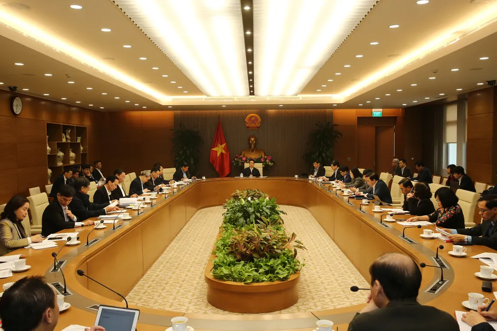 Phó Thủ tướng Vũ Đức Đam: Phòng chống Covid-19 hết sức thận trọng nhưng không quá lo sợ ảnh 1