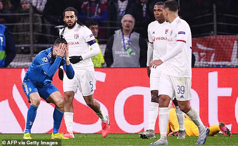 Lượt đi vòng 16 đội Champions League 2020: Real Madrid “sụp đổ” trước Manchester City ảnh 3