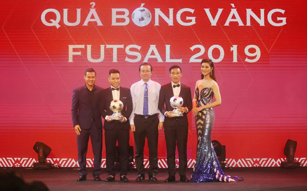 Đỗ Hùng Dũng, Huỳnh Như, Trần Văn Vũ đoạt Quả bóng Vàng Việt Nam 2019 ảnh 14