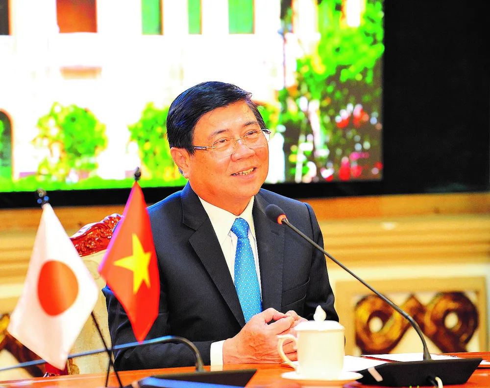 Chủ tịch UBND TPHCM Nguyễn Thành Phong phát biểu trong buổi họp trực tuyến với ông Ohmura Hideaki, Thống đốc tỉnh Aichi (Nhật Bản). Ảnh: VIỆT DŨNG