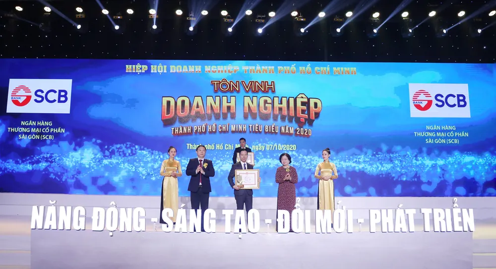 SCB nhận danh hiệu "Doanh nghiệp doanh nhân TPHCM tiêu biểu năm 2020"