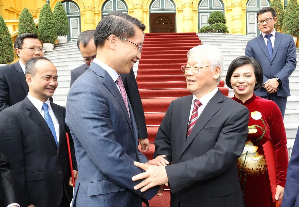 Tổng Bí thư, Chủ tịch nước Nguyễn Phú Trọng với các Đại sứ, Tổng Lãnh sự Việt Nam tại nước ngoài. Ảnh: TXVN