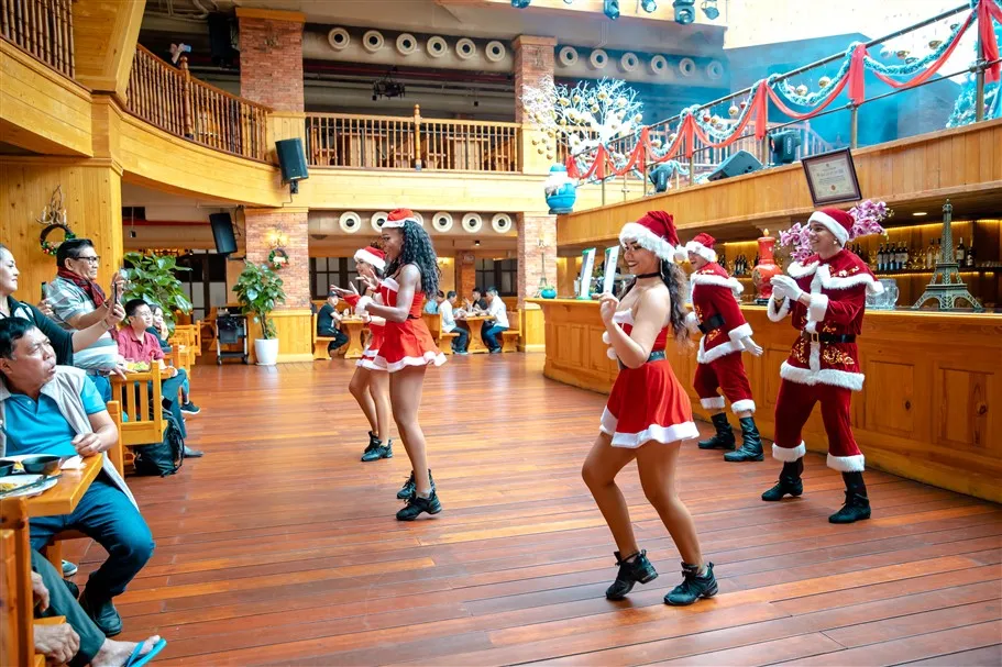 Mùa Giáng sinh 2020 tại Sun World Ba Na Hills sẽ kéo dài đến 31-12 ảnh 1