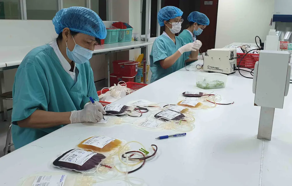 Giọt máu hồng từ tấm lòng y đức ảnh 3